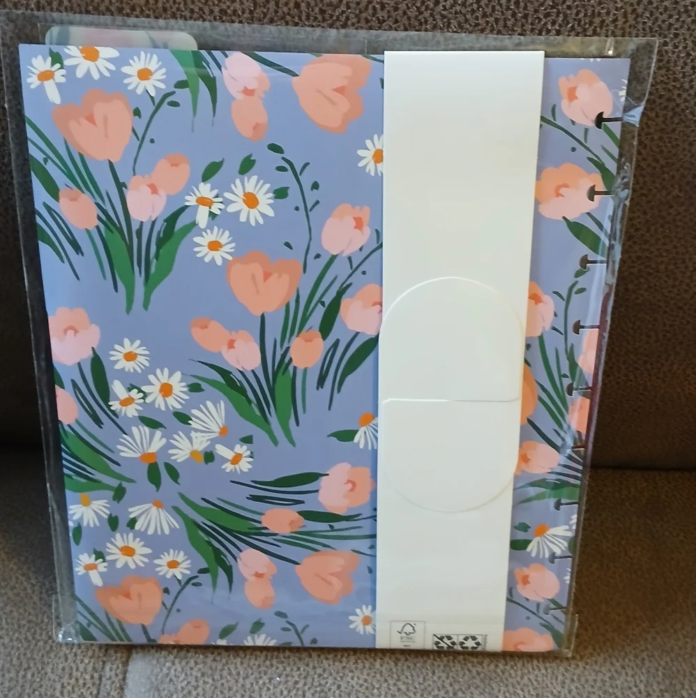 Pen + Gear planner accessory kit for medium sized disc-bound planners